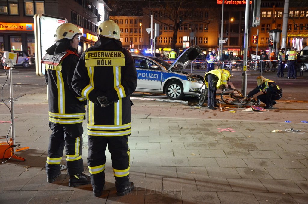 VU Pol Pkw Koeln Mitte Hahnenstr Im Laach P123.JPG